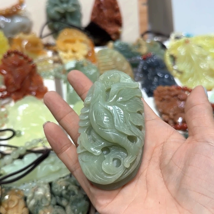 未镶嵌蛇纹石玉吊坠紫*壳