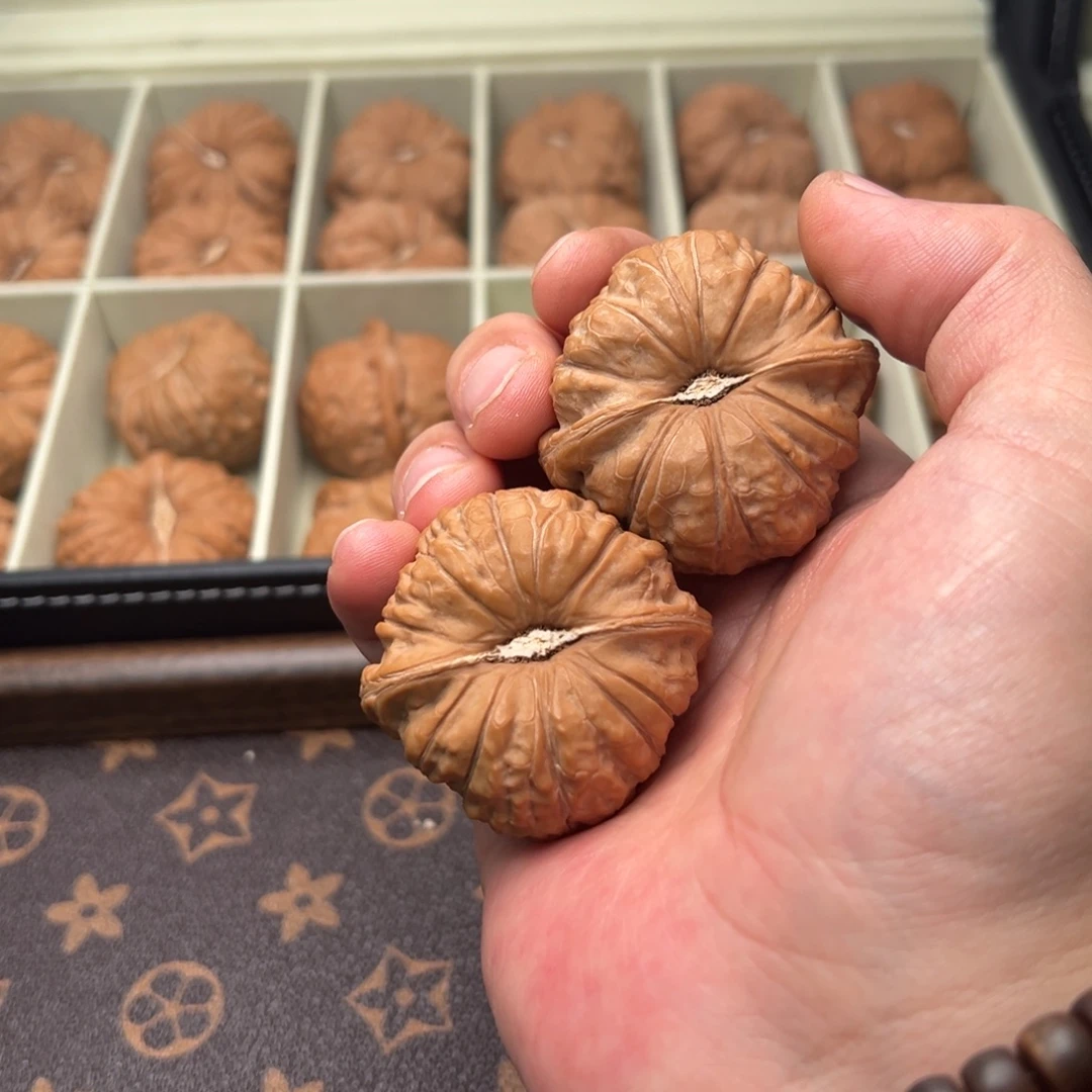 梦***礼南瓜墩 文玩核桃 45