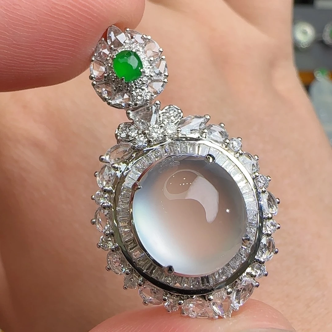 颈饰18K金镶嵌翡翠天然翡翠