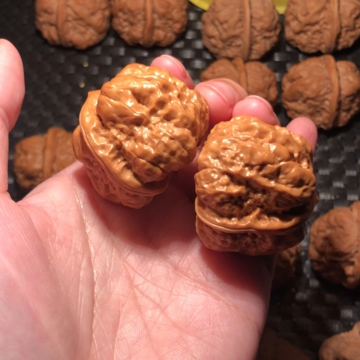 文玩核桃把件超大蹬腿40