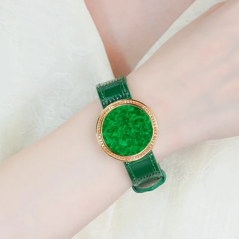 天然翡翠吊坠A货银镶嵌大气豪镶辣阳绿翡翠圆牌手表玉手镯（两用款