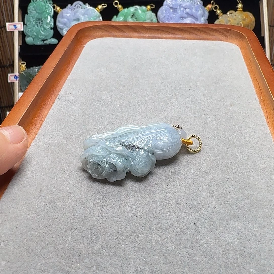 吊坠(赠链)未镶嵌翡翠