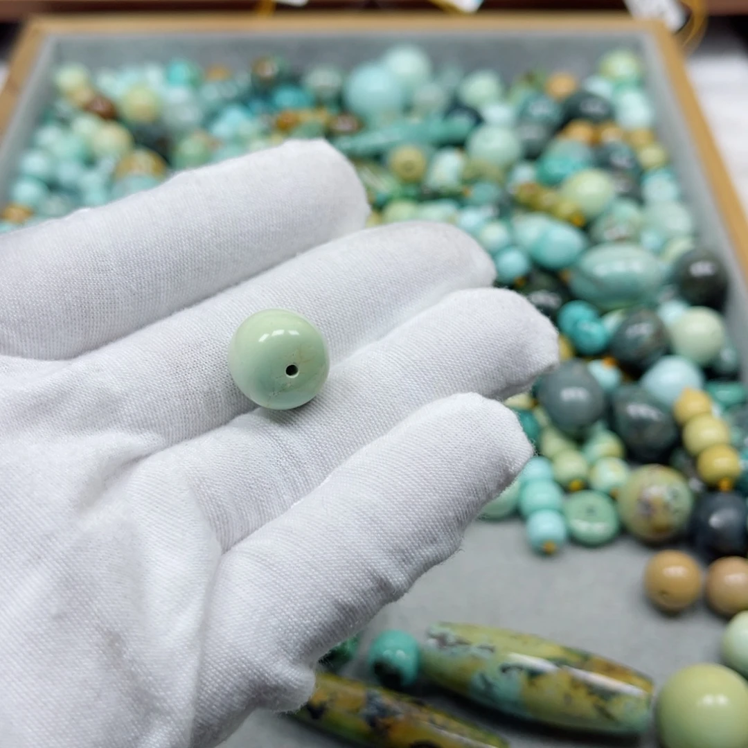 绿松石未镶嵌挂件