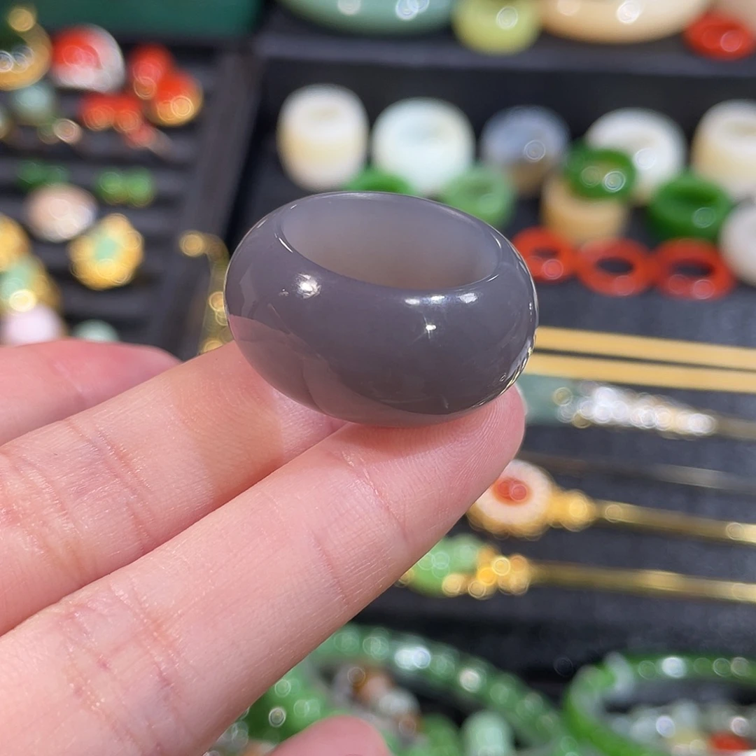 和田玉未镶嵌戒指内径18.2 浓紫胖墩