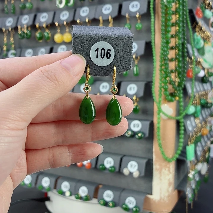 和田玉18K金镶嵌耳饰