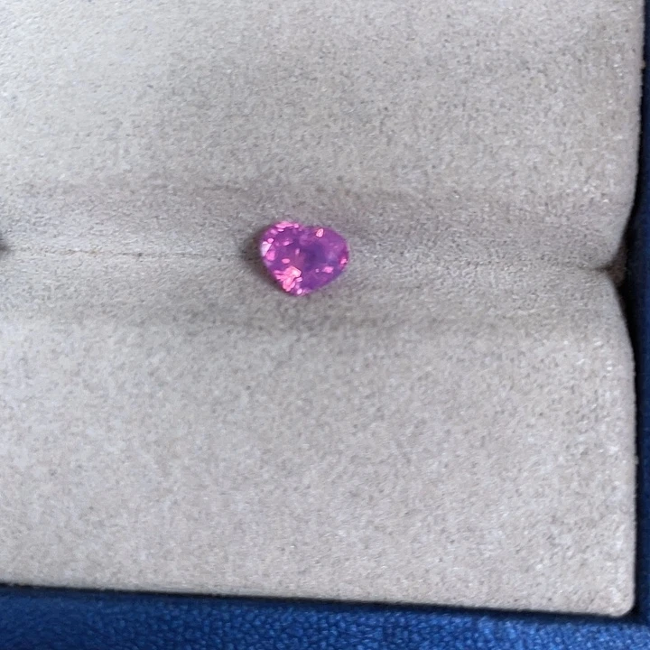 若***语定制蓝宝石裸石未镶嵌1.09克拉