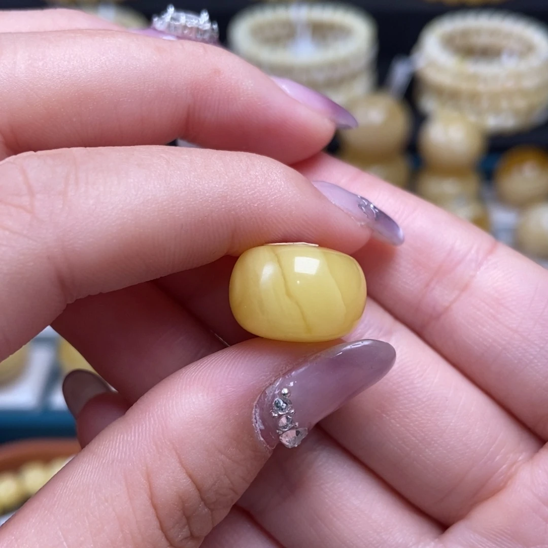 蜜蜡未镶嵌珠宝奇石15*10.6mm