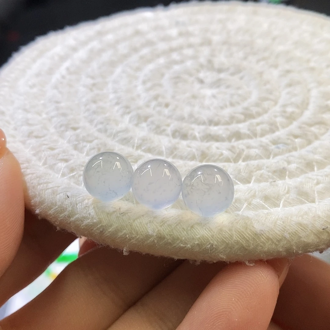 未镶嵌挂件翡翠卡9.5mm，多样性发其一