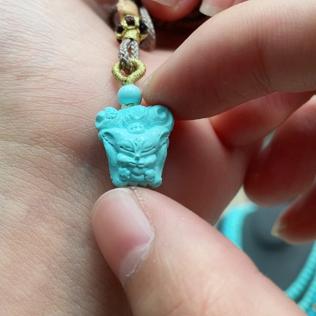 绿松石颈饰未镶嵌