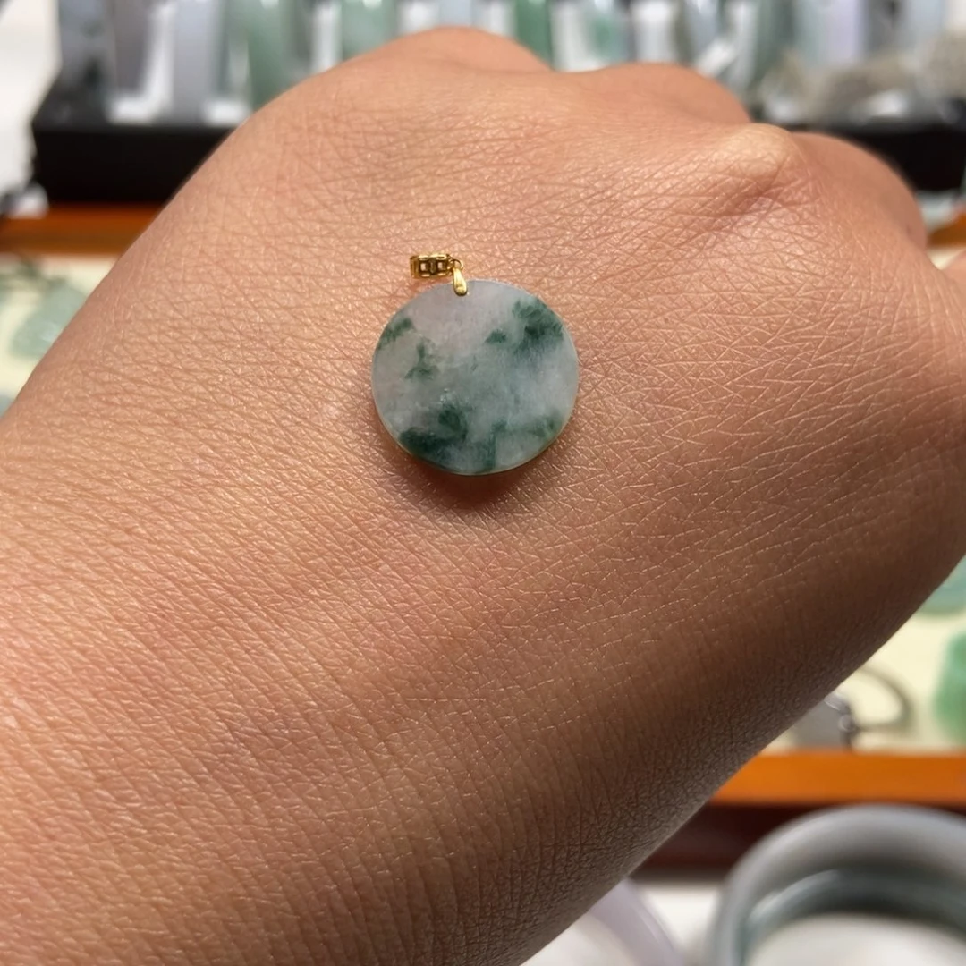 翡翠未镶嵌颈饰翡翠的