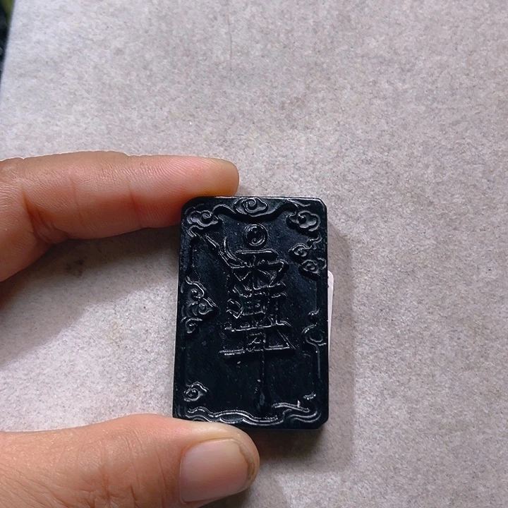 金***雨蛇纹石玉未镶嵌颈饰