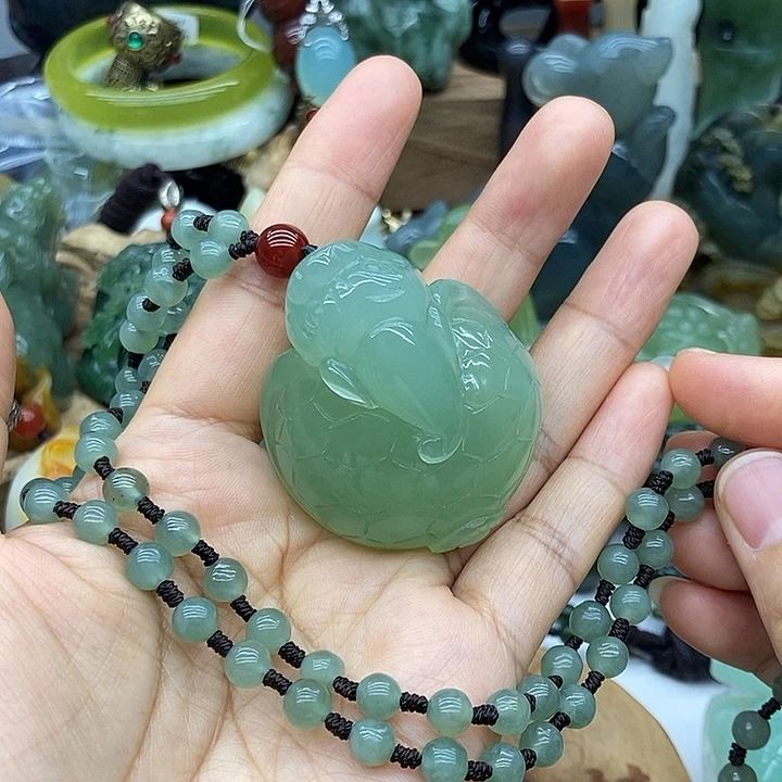 岫玉未镶嵌吊坠挂件
