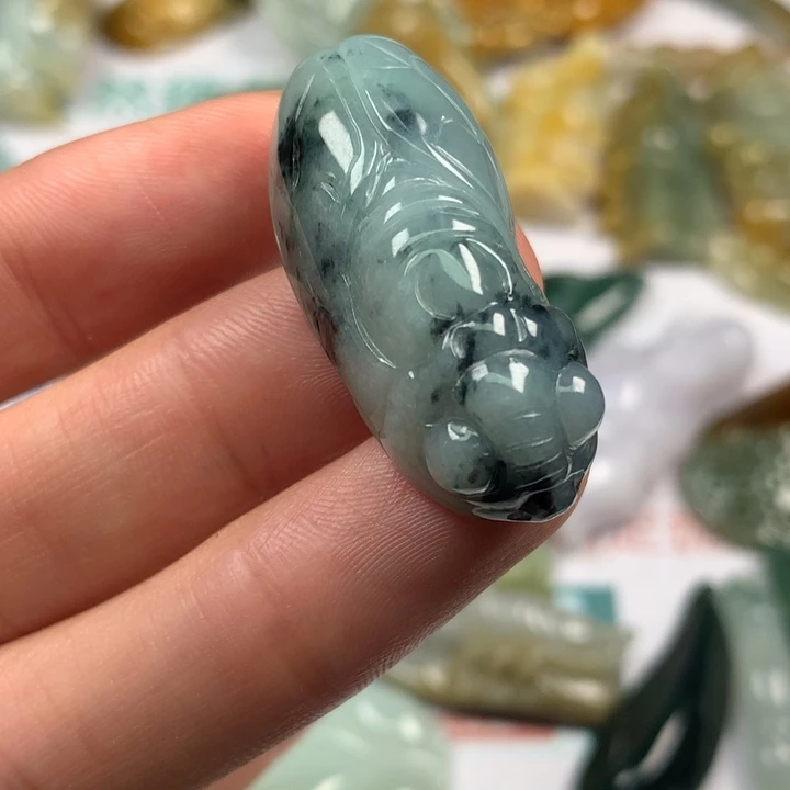 形***？颈饰未镶嵌翡翠翡翠