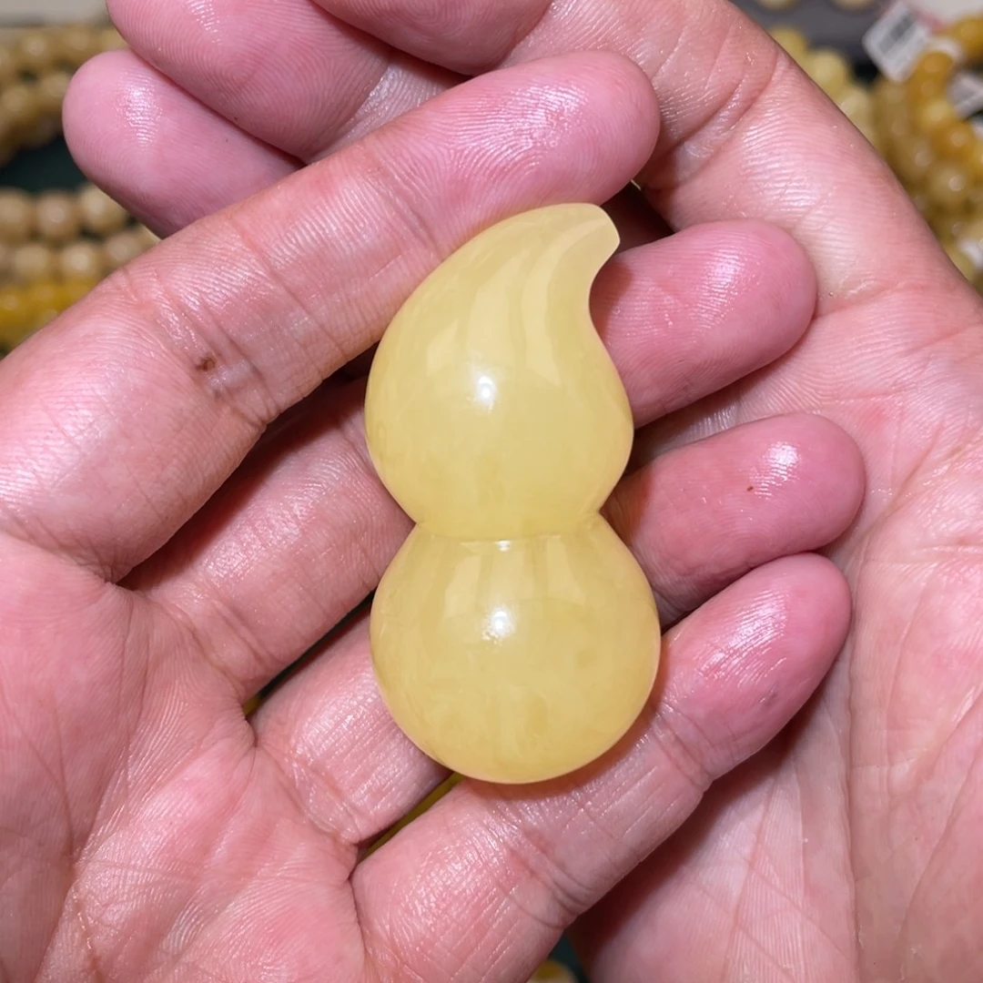 蜜蜡未镶嵌珠宝奇石