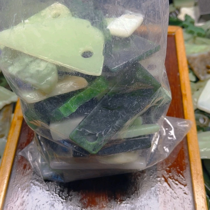 吾***缘和田玉（糖玉）未镶嵌车挂