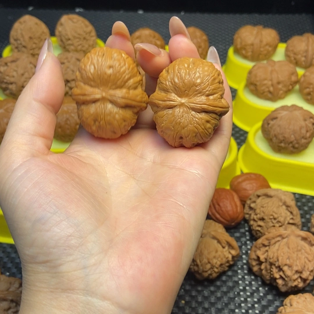 专***缝把件文玩核桃元宝41➕微修打底