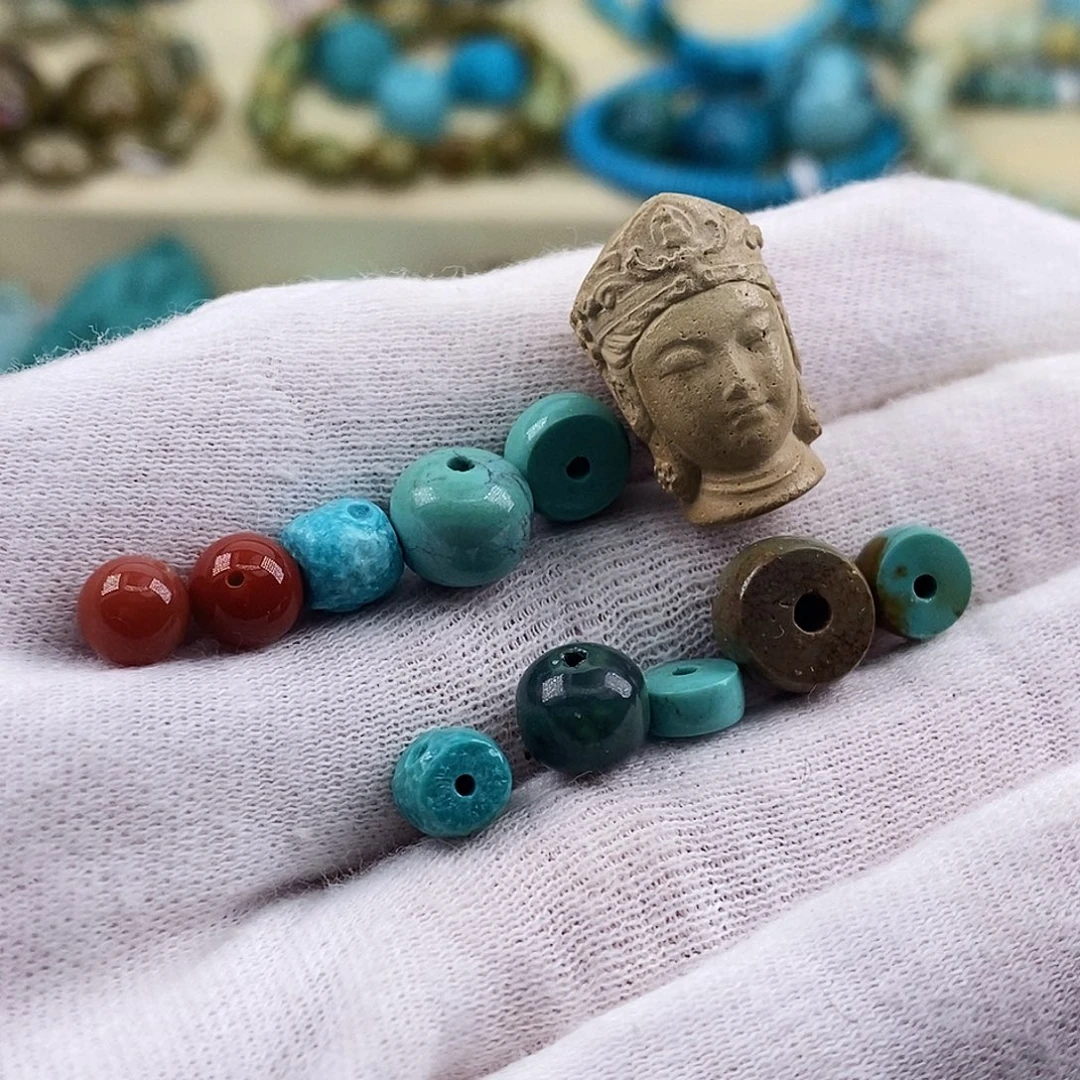 南红玛瑙未镶嵌珠宝奇石