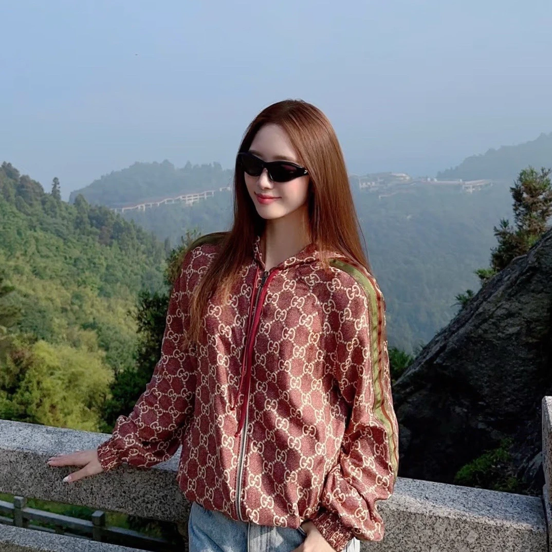 99新 GUCCI/古驰 玄色 棕色满印logo夹克 XXS码 99新 无领标