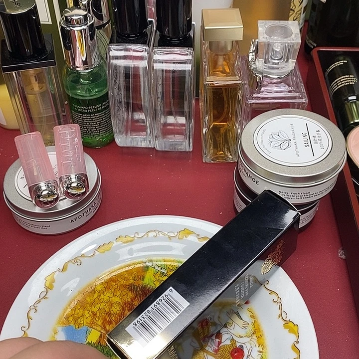 燕****瓷片哈哈哈哈哈哈哈哈哈哈