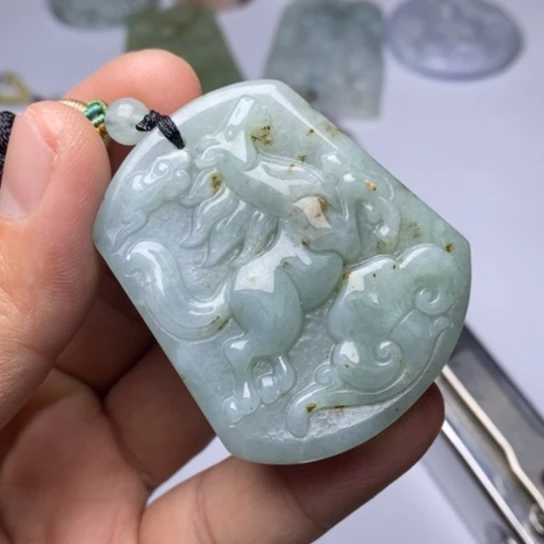 翡翠未镶嵌颈饰翡翠