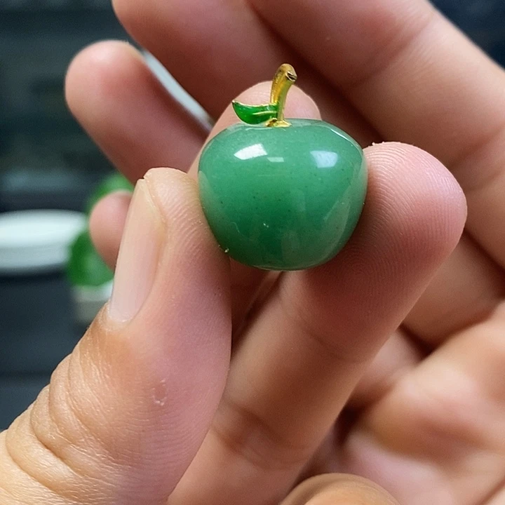 石英质玉未镶嵌颈饰