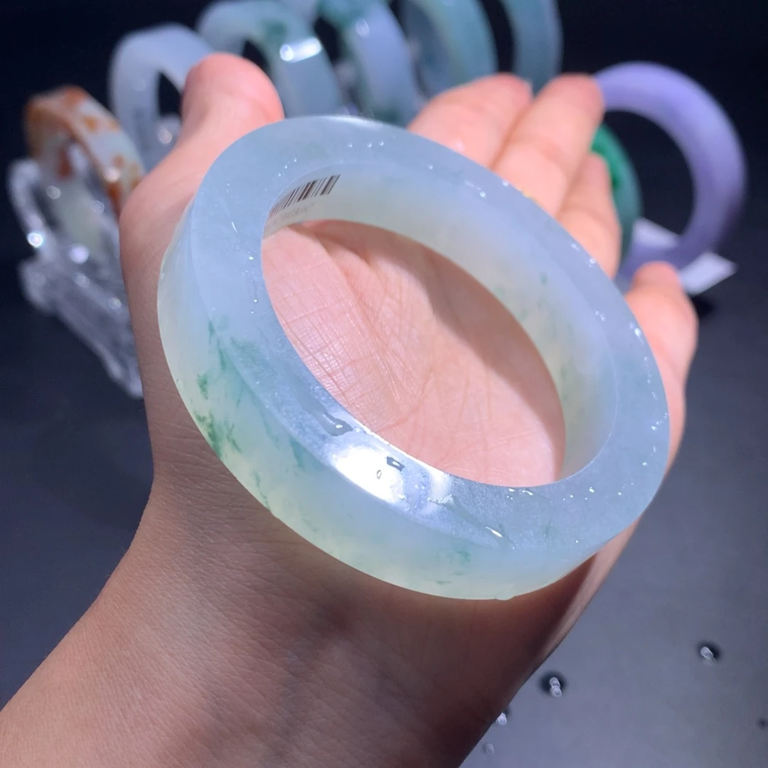 未镶嵌翡翠手镯定制翡翠