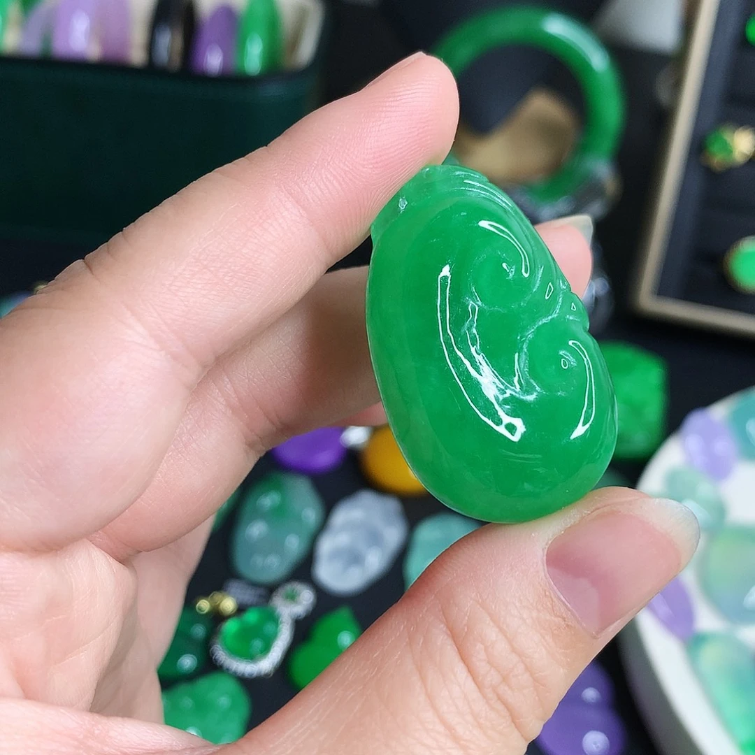****熊翡翠未镶嵌颈饰优化