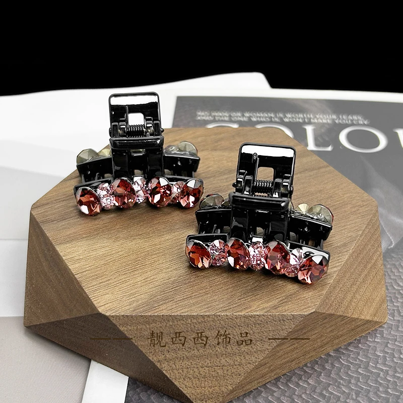 【LXX靓西西】7042 优雅精致感气质4厘米刘海抓夹一对装