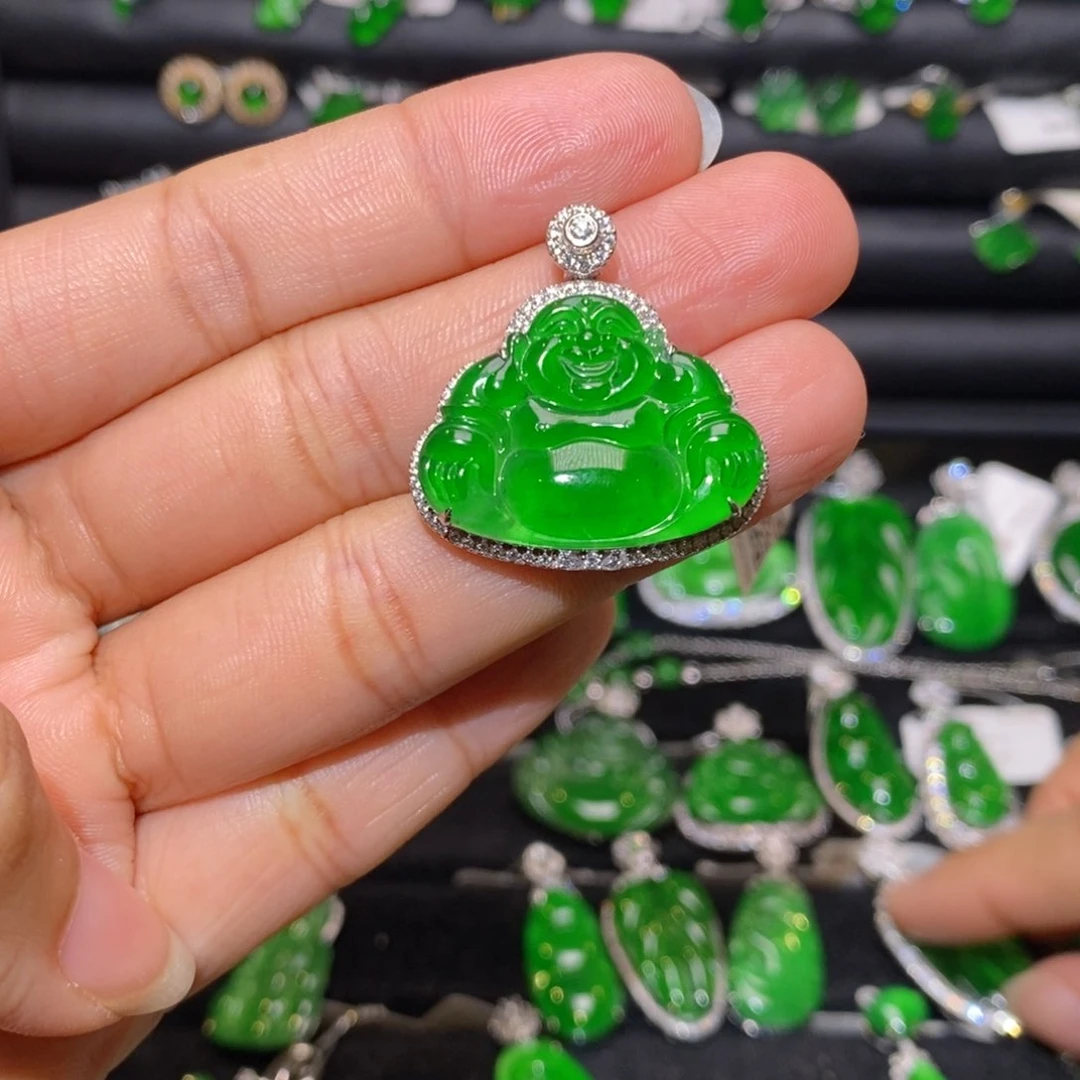 翡翠18K金镶嵌颈饰佛公吊坠