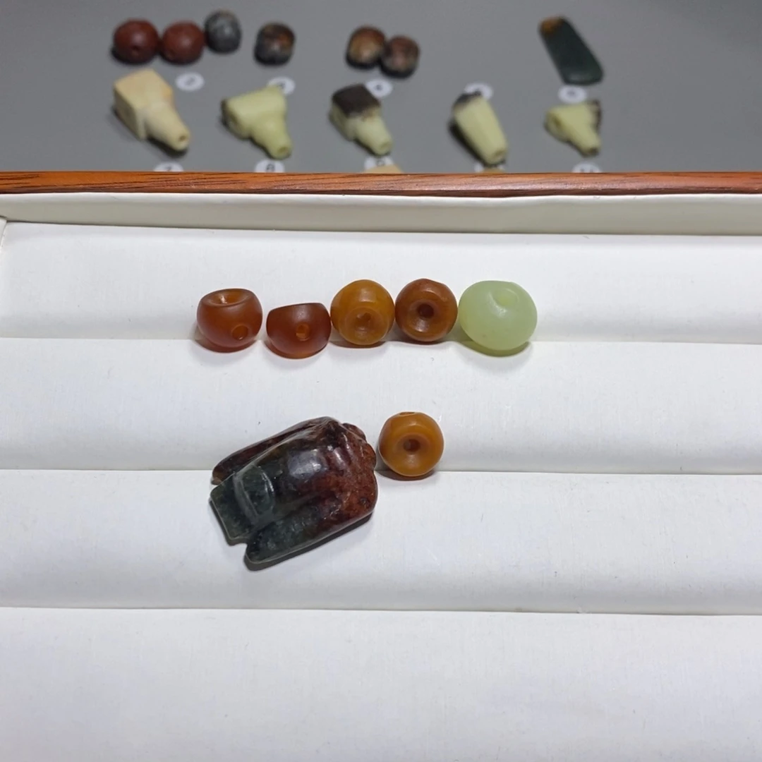 岫岩河磨玉（透闪石质玉）未镶嵌颈饰?****?