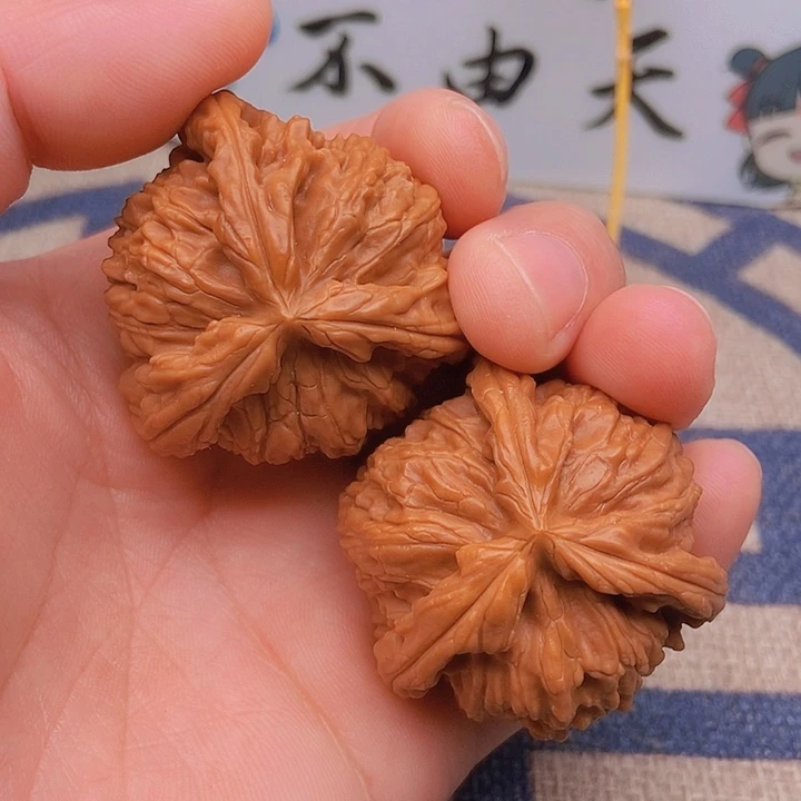 吊坠文玩核桃因***^三棱