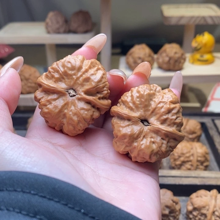 拽****文玩核桃吊坠三角蛙40