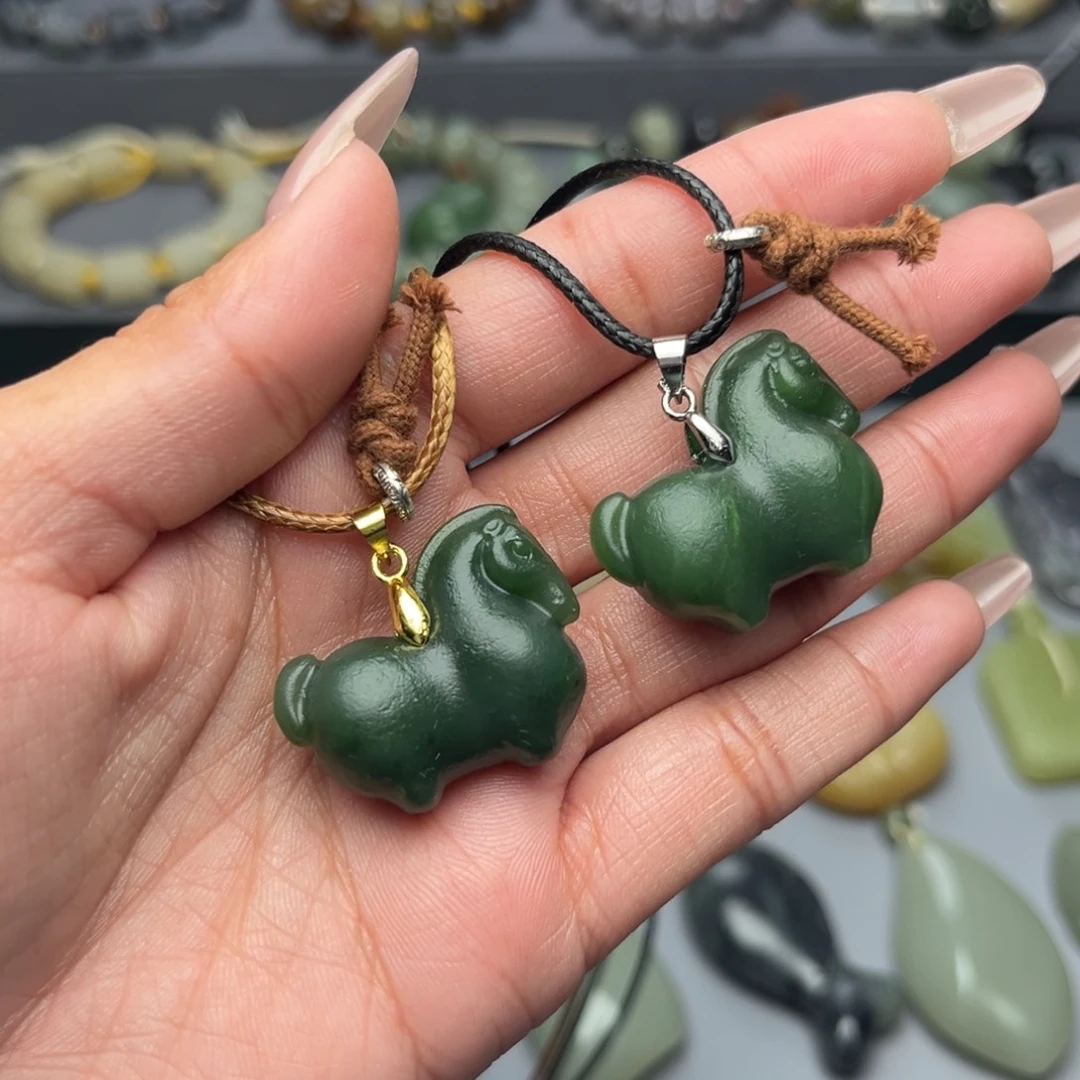 和田玉未镶嵌颈饰二选一