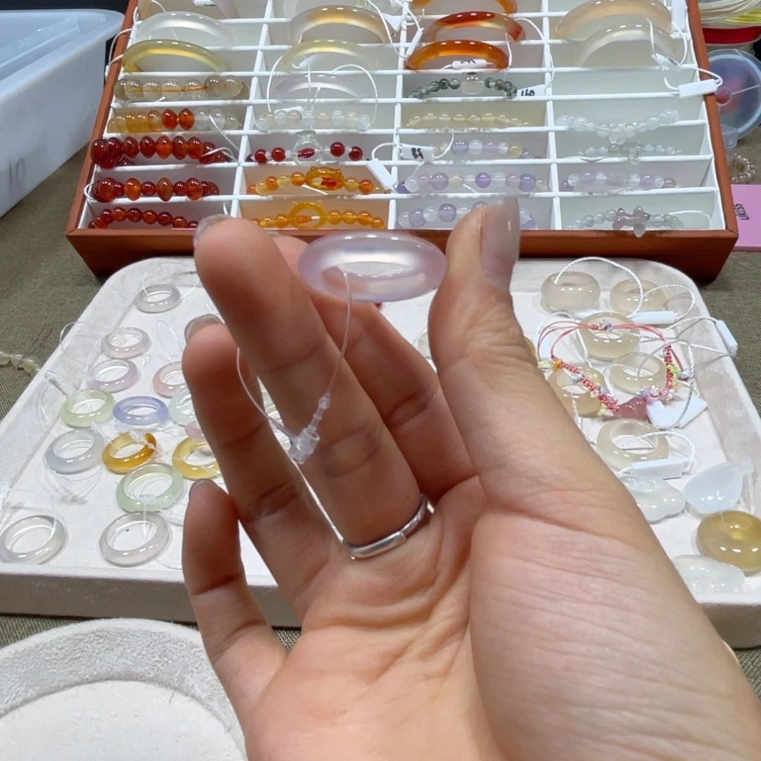 左***耳玛瑙/玉髓未镶嵌手镯