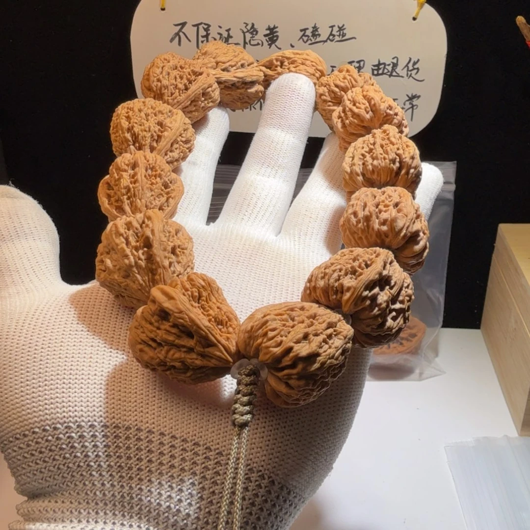 文玩核桃吊坠13号，27佛肚手持