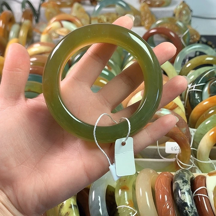 岫玉手镯未镶嵌辽阳