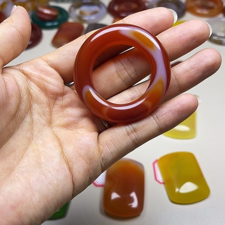 用***6玛瑙/玉髓未镶嵌颈饰