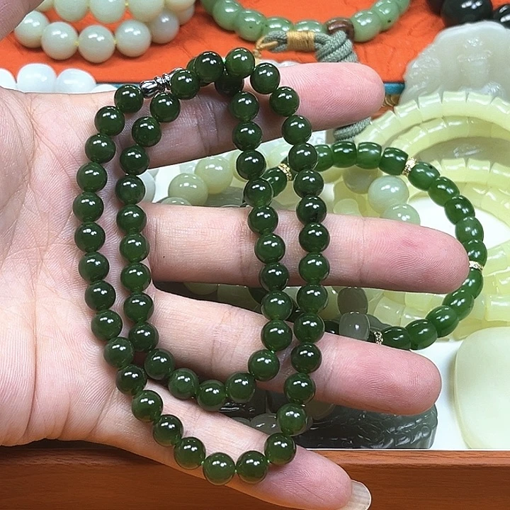 颈饰合金和田玉（碧玉）