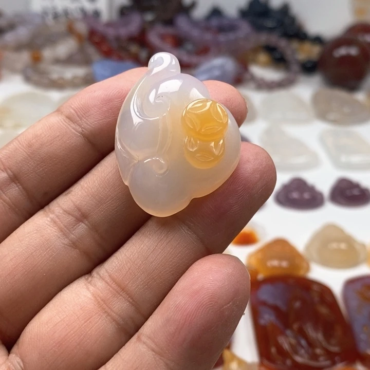 玛瑙/玉髓颈饰未镶嵌