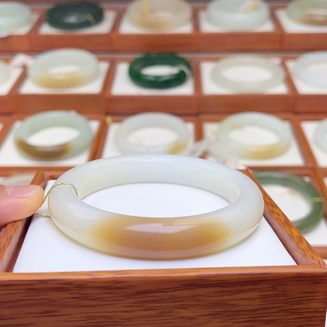 和田玉手镯未镶嵌60