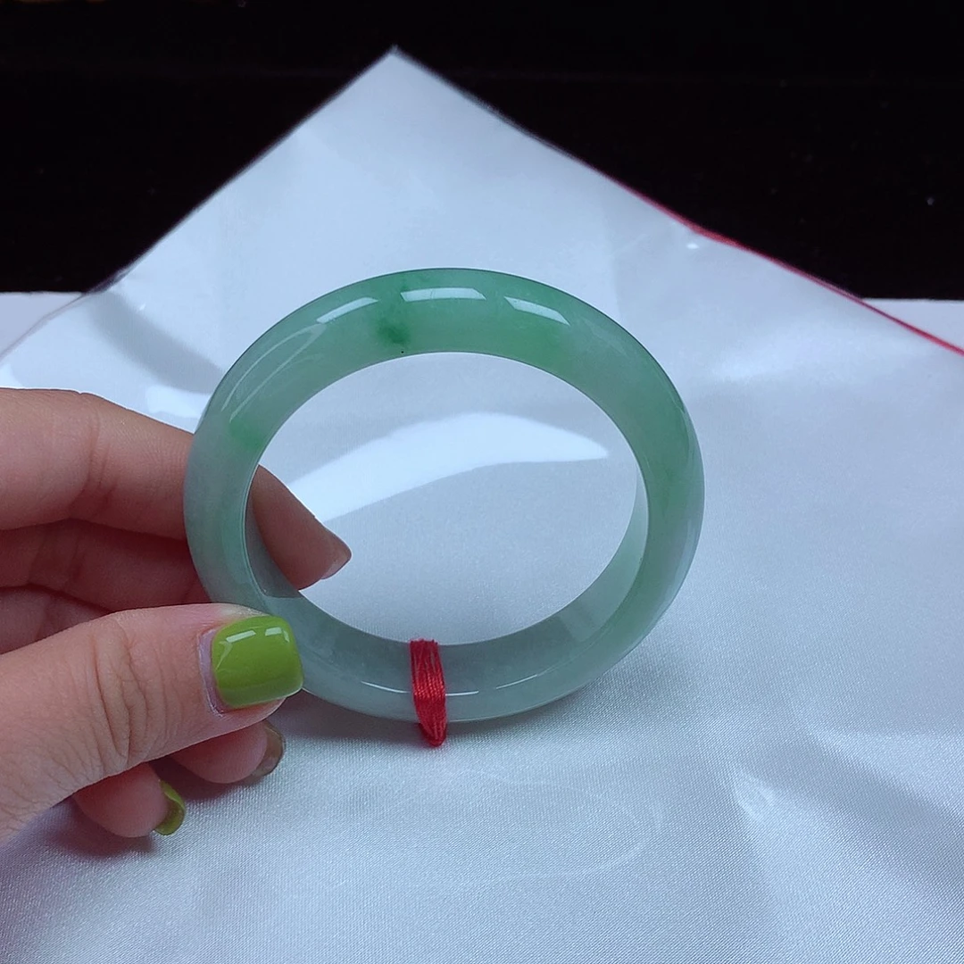 翡翠未镶嵌手镯圈口53