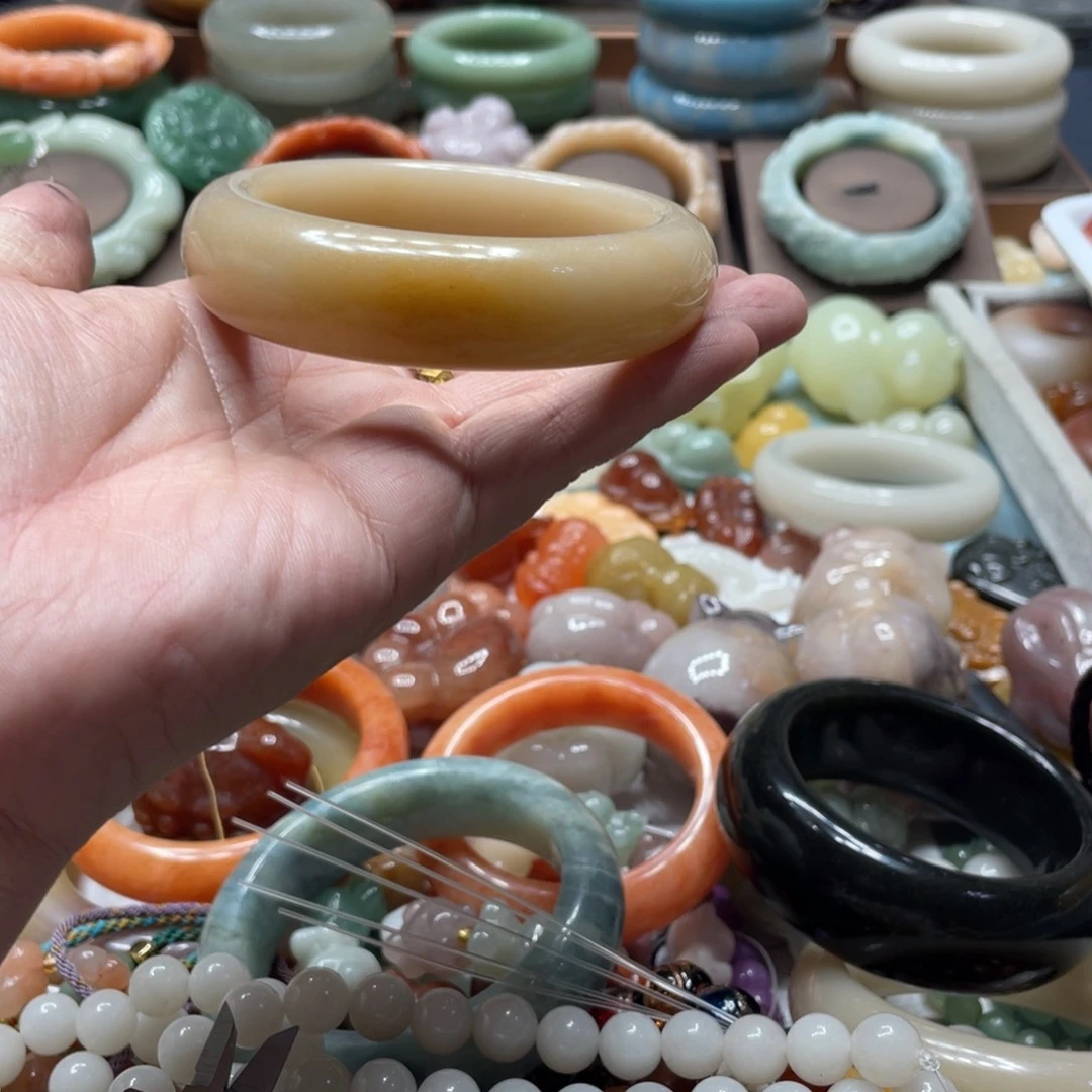 石英质玉手镯合金月**香