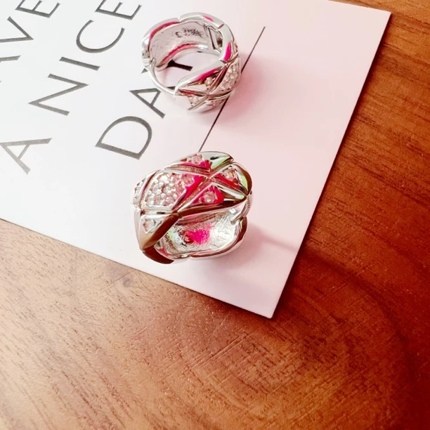 925银合成锆石耳饰 精工时尚百搭电白菱形格合成锆石气质银耳饰