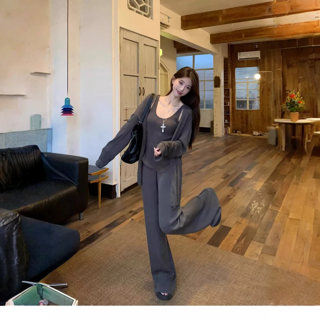 法式高级感套装女2025秋宽松慵懒休闲长袖针织开衫背心长裤三件套