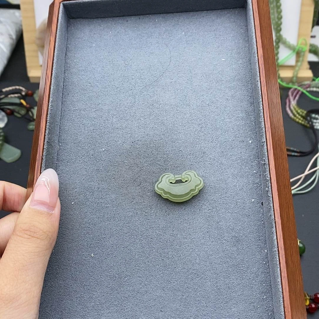 和田玉吊坠(不含链)未镶嵌