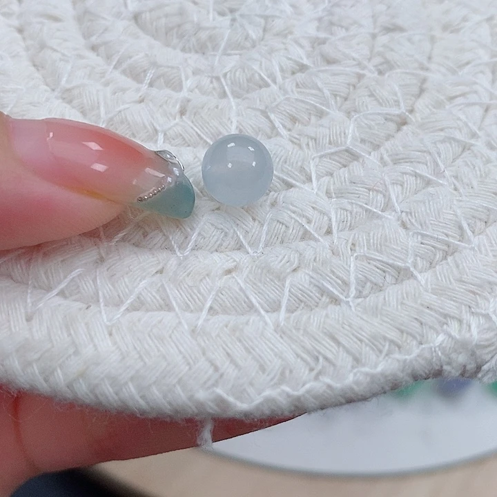 散珠翡翠8咪白月光