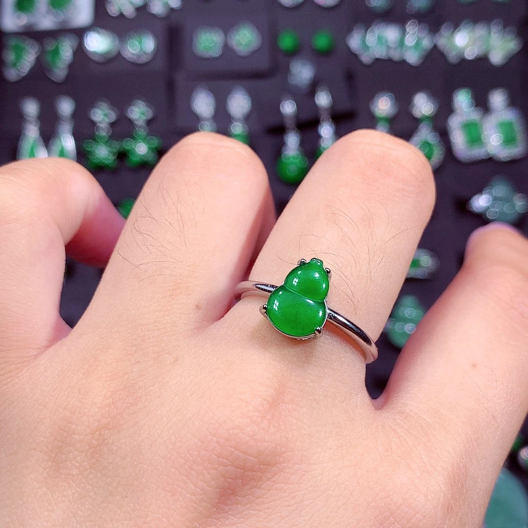 颈饰未镶嵌翡翠天然