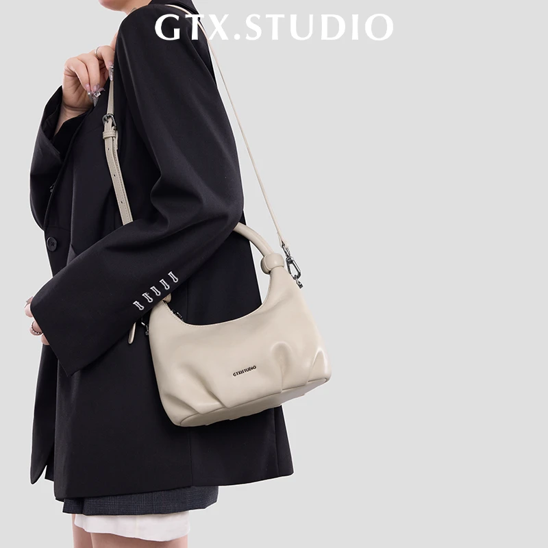 【谷田西】小众原创云朵包斜挎女高级感软牛皮白色褶皱手提小包包