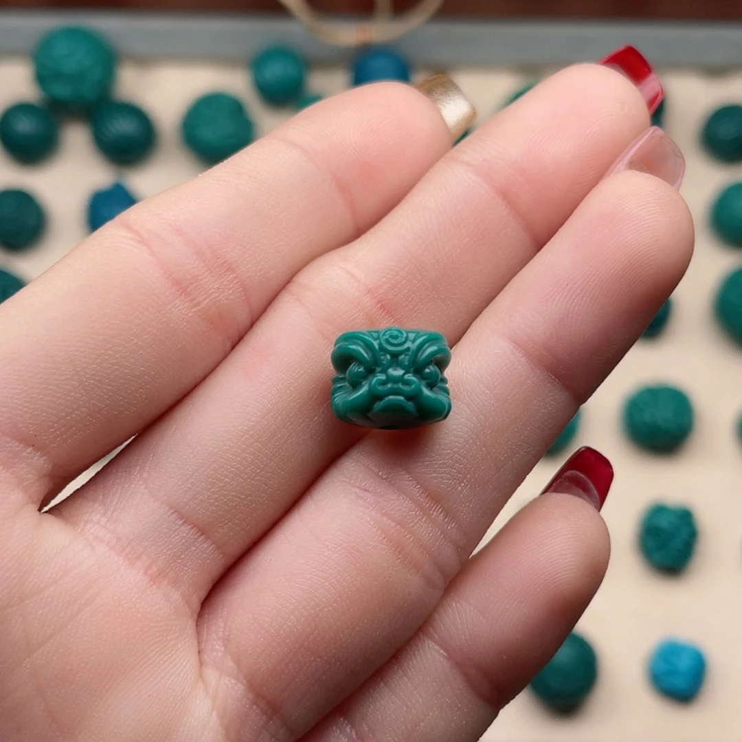 【闪购商品】琉璃颈饰透醒狮地狱色10左右一个