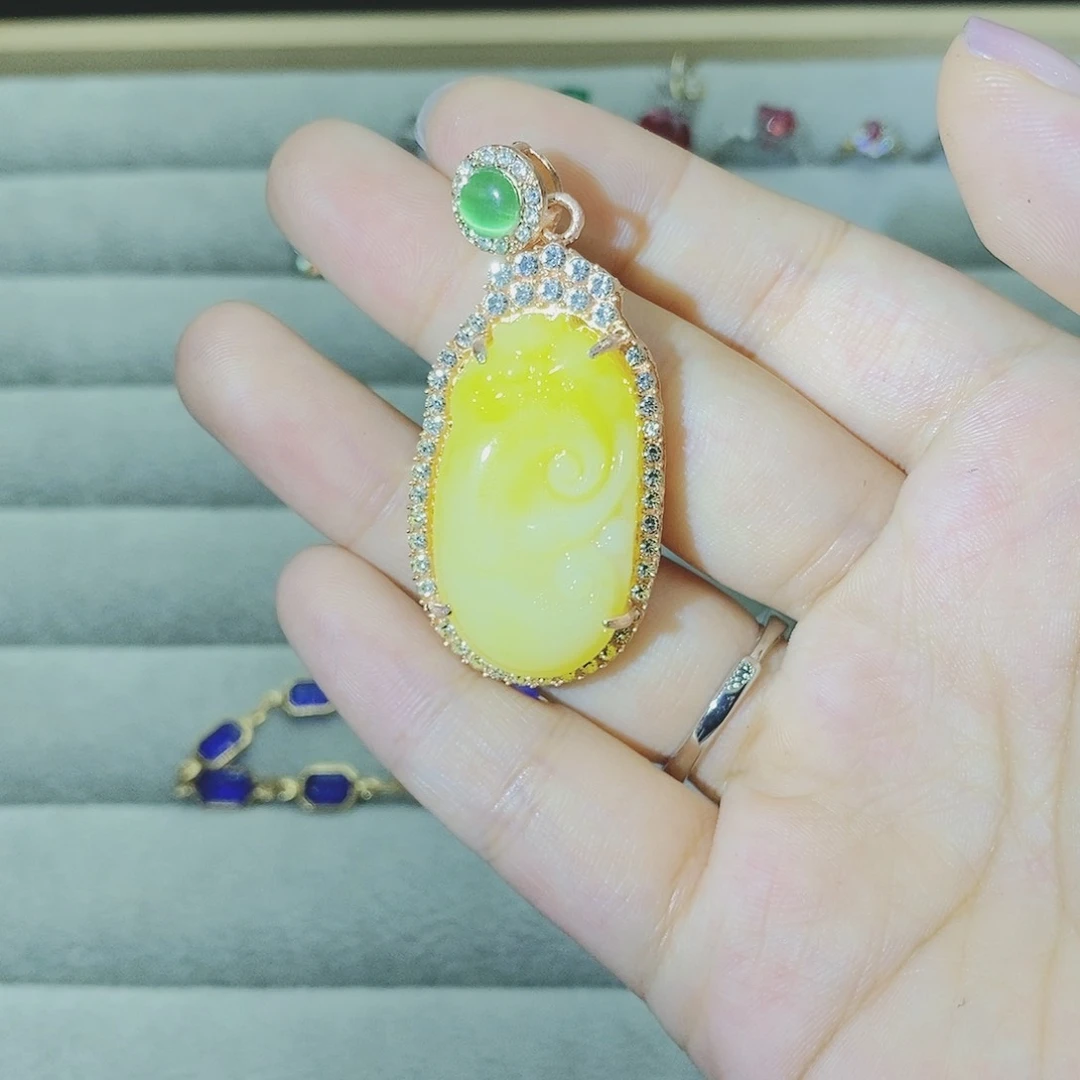 【闪购商品】银S925镶嵌耳饰托帕石